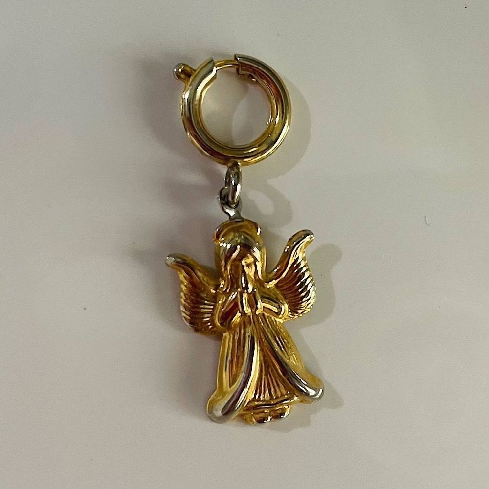 Vintage Gold Tone Praying Angel Women Angel Dangle Charm Pendant Wings Halo VTG